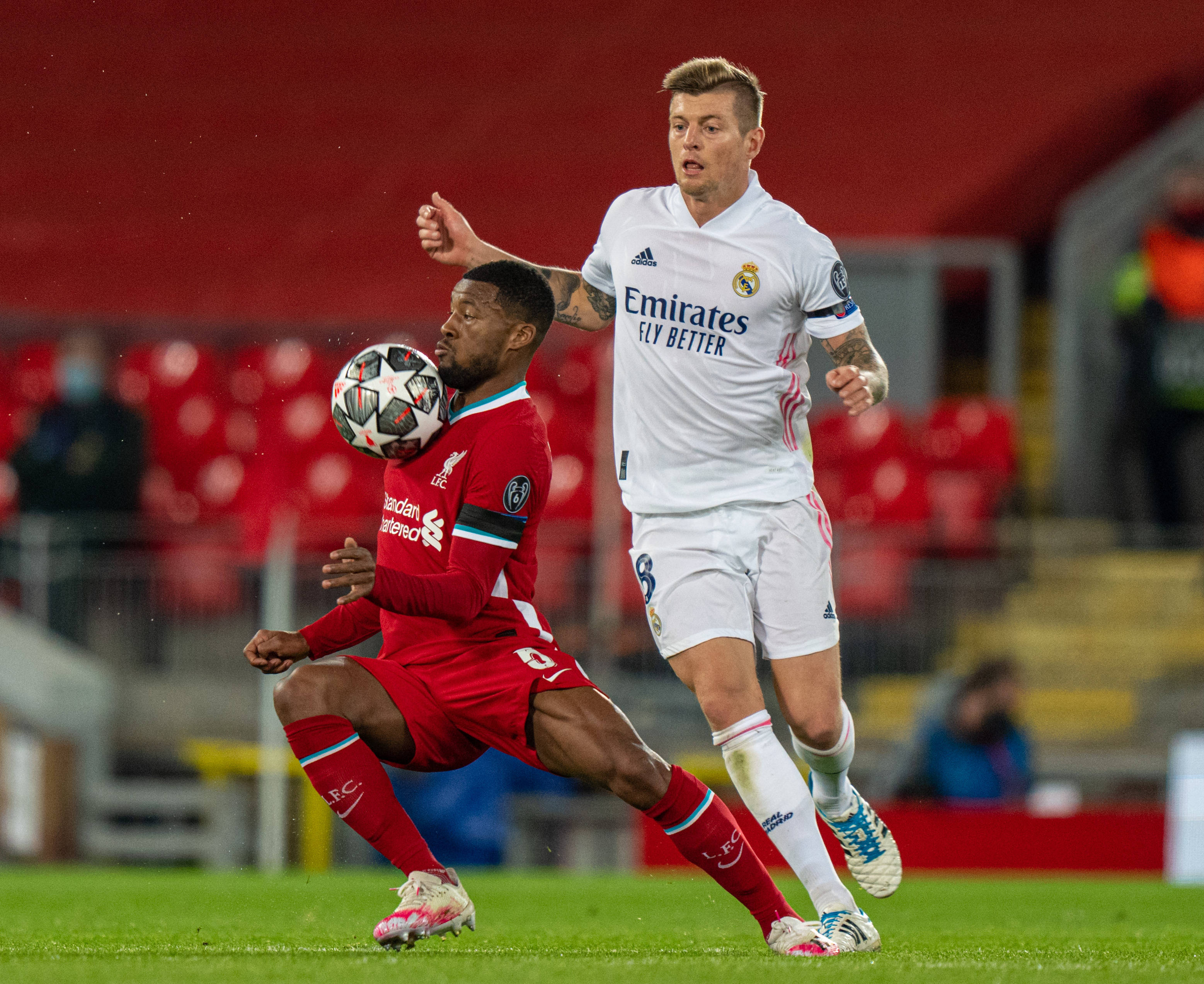 小法：孔蒂训练课后我得扶着人走，阿莱格里足球理念很简约（法布雷加斯：孔蒂训练强度大到得搀着走，阿莱格里的足球理念偏极简）