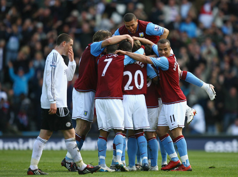 中场球员的职责是什么？