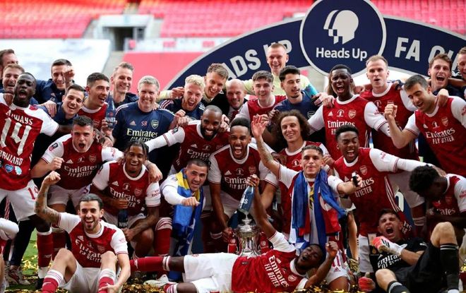 随着多特蒙德2-0，德甲最新积分榜出炉：争冠悬念已经不大了（多特蒙德2-0取胜，德甲积分榜刷新：冠军之争基本明朗）