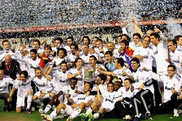 英超积分榜：阿森纳2分领先曼城，维拉第3曼联第6利物浦第10