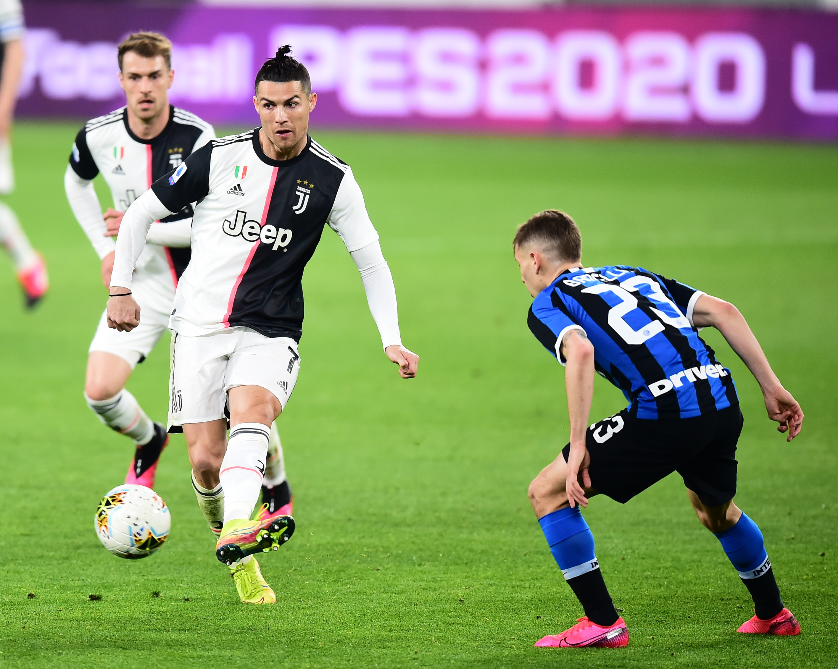 队记：鹈鹕不会草率地接受锡安报价，交易或要等到明年休赛期