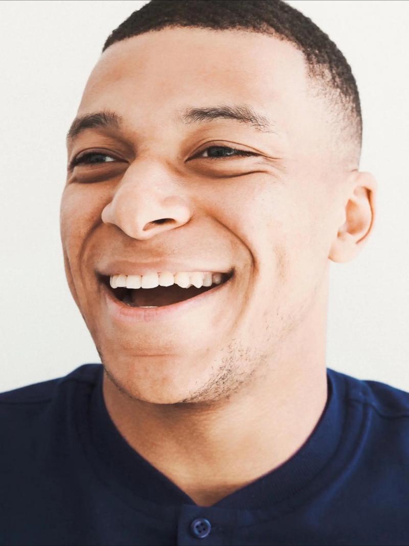 范德芬：伊萨克是最难对付的对手，他是非常全面的顶级球员（范德芬称伊萨克为最难缠对手：全面且顶级的球员）